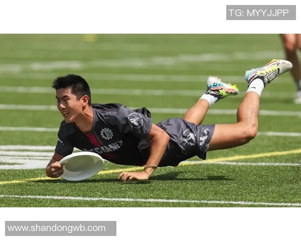 王静专访:从飞盘新手到顶尖选手的成长与挑战回顾