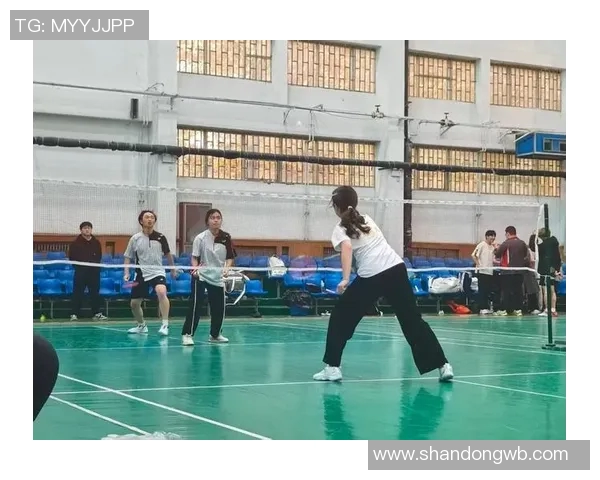 北京羽毛球队默契配合探秘：从训练到比赛的团队协作之道